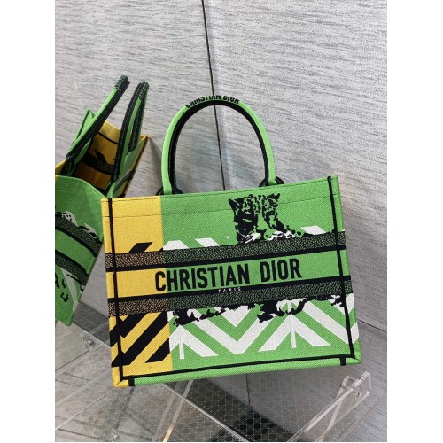 DIOR BOOK TOTE Výšivka C1287-28 zelená