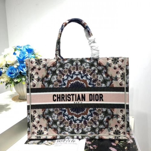 DIOR BOOK TOTE KALEIDIORSKOPICKÁ TAŠKA M1286ZRIG