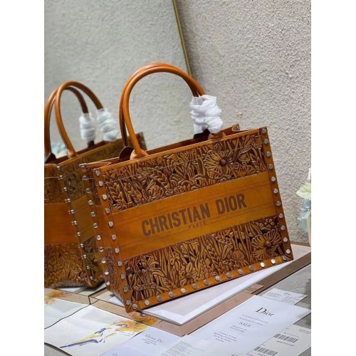 DIOR BOOK TOTE Multicolor Embroidery M1296ZR-17 ŽLUTÁ