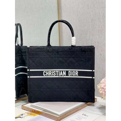 DIOR BOOK TOTE Velvet C1286-5 bílá