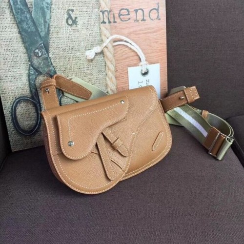 Kabelka Dior Oblique Saddle Belt M9021 hnědá