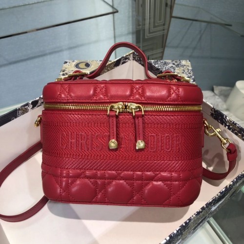 DIOR MALÝ CESTOVNÍ KOZERTNÍ KOŠÍČEK DIOR Cannage Lambskin S5488U červený