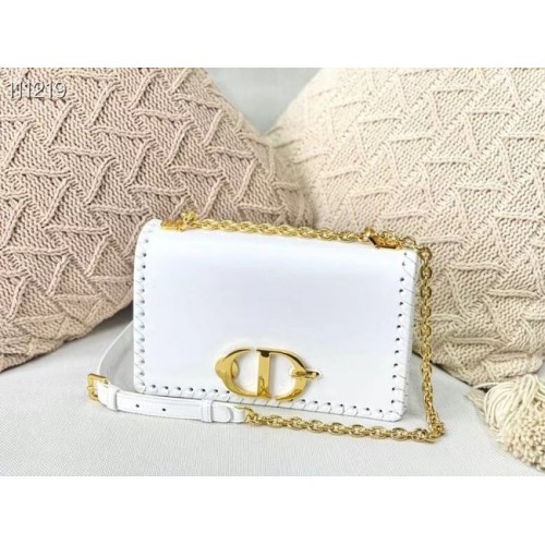 Kabelka Dior 30 MONTAIGNE z telecí kůže M9207 bílá