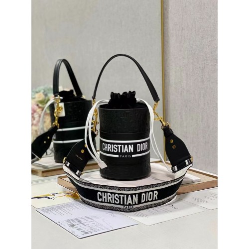 Kabelka Dior Bubble Maple Leaf Embossing Calfskin Bucket C9300 černá