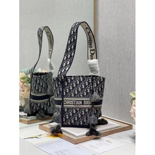 Kabelka Dior Bubble Maple Leaf Embroidered Bucket C1076 ČERNÁ