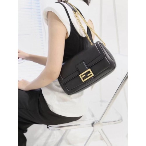 FENDI BAGUETTE CHAIN Černá kožená kabelka Nappa 8BR783A