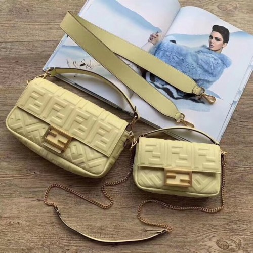 Mini kabelka přes rameno FENDI BAGUETTE 8BS017 béžová