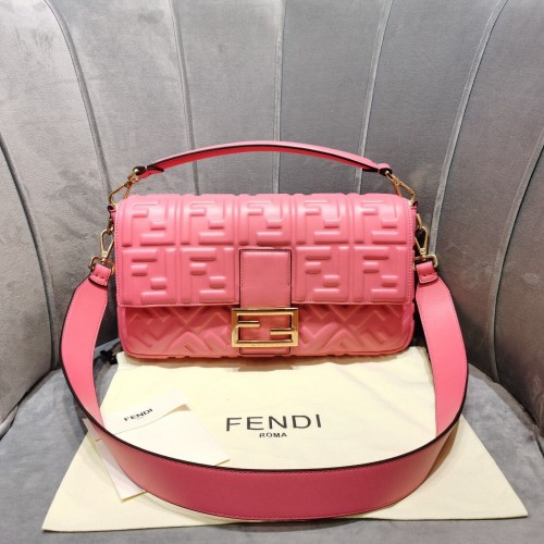 Kabelka přes rameno FENDI BAGUETTE 8BS017 růžová