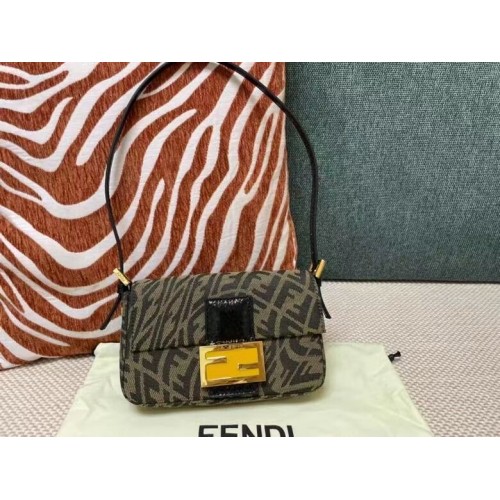 Látková kabelka FENDI BAGUETTE FM0872 Hnědá