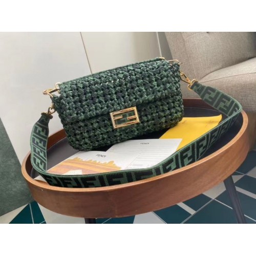 FENDI Baguette ramenní opasek F0388 zelená