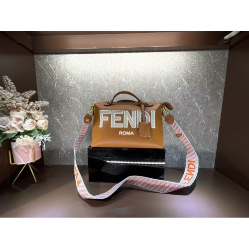 Pletená slámaná kabelka FENDI F6535 Camel