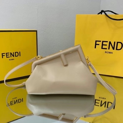 Kožená kabelka FENDI FIRST SMALL krémová 8BP129A