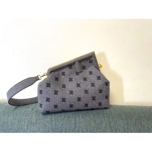 Flanelová kabelka FENDI FIRST MEDIUM s výšivkou 8BP127A šedá