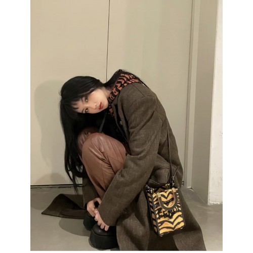 Kožená mini kabelka FENDI MINI SUNSHINE SHOPPER 8BM128 hnědá