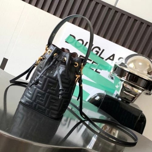 Kožená mini kabelka Fendi Mon Tresor 8BS010 černá