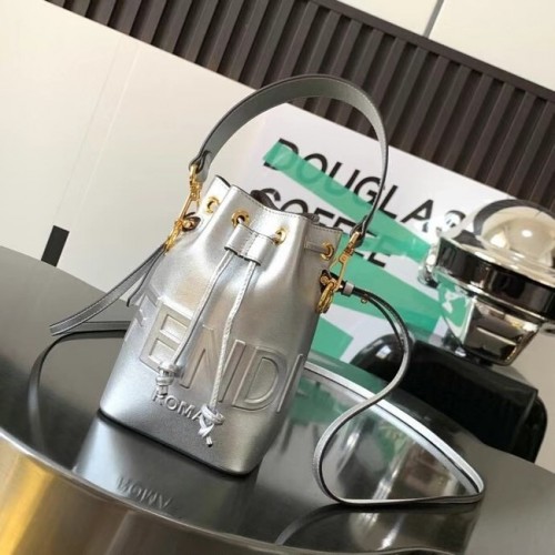 Kožená mini kabelka FENDI Mon Tresor 8BS010AC stříbrná