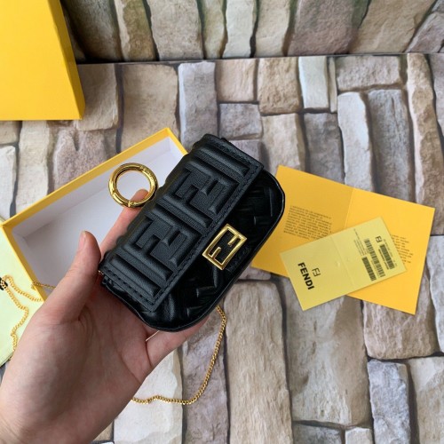 FENDI NANO BAGUETTE CHARM kožená napa 7AR844 černá