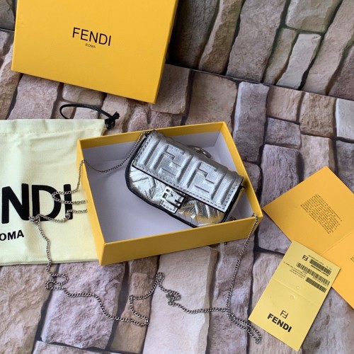 FENDI NANO BAGUETTE CHARM kožená napa 7AR844 stříbrná
