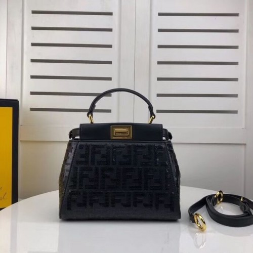 Kožená kabelka FENDI PEEKABOO ICONIC F0335 černá