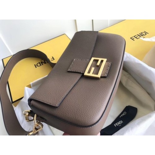 Kabelka přes rameno Fendi BAGUETTE 8BR600 šedá