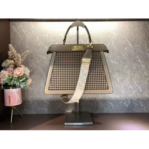 Perforovaná kožená kabelka Fendi Peekaboo ISeeU F1658 meruňková