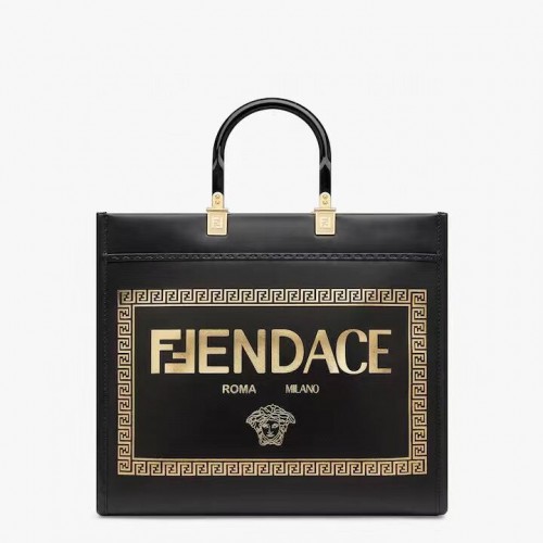 Fendi Sunshine střední velikost Fendace s potiskem černé kožené logové tašky 8BH386A