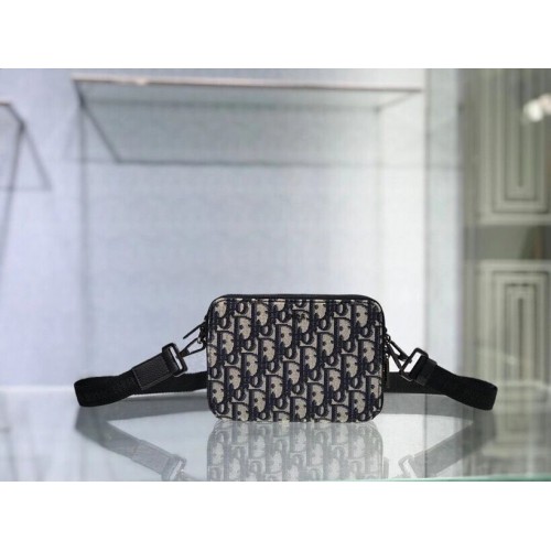 Černá telecí kůže s texturou a šikmý žakár Dior C1911