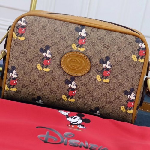 Malá kabelka přes rameno Gucci Disney x Mickey Mouse 602536 hnědá