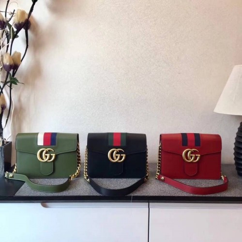 Kožená kabelka přes rameno Gucci GG Marmont 476468