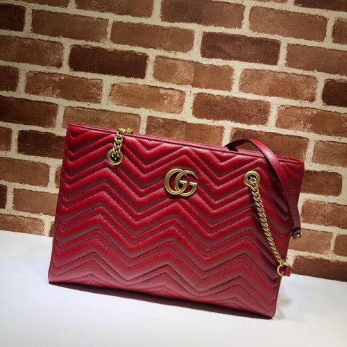Střední kabelka Gucci GG Marmont matelasse 524578 červená