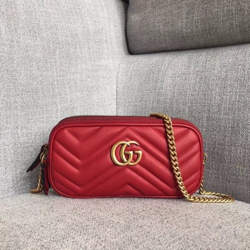 Mini kabelka Gucci GG Marmont s řetízkem 546581 červená