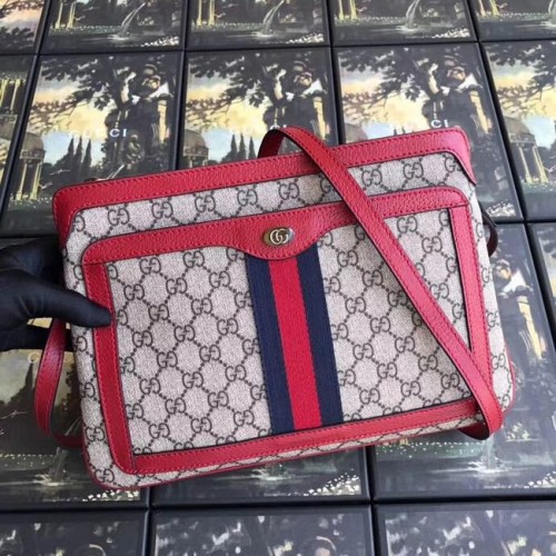 Střední kabelka přes rameno Gucci GG Supreme 523354 červená