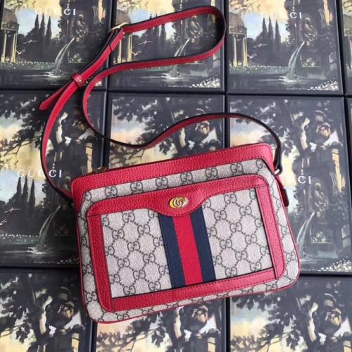 Malá kabelka přes rameno Gucci GG Supreme 523354 červená