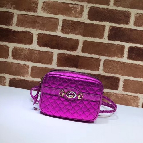 Gucci Mini kabelka z laminované kůže 534950 fuchsiová