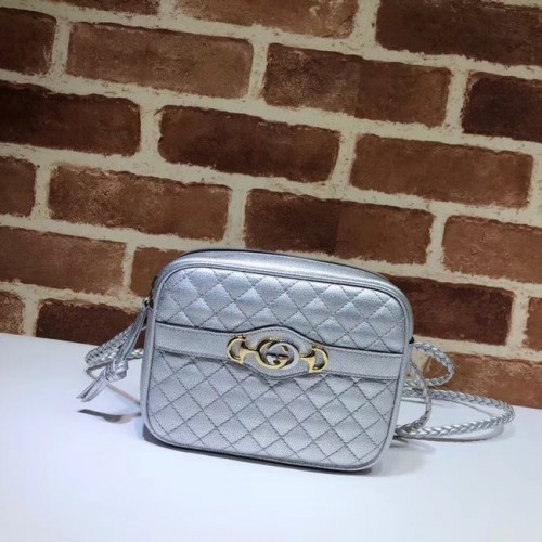 Gucci Mini kabelka z laminované kůže 534950 stříbrná