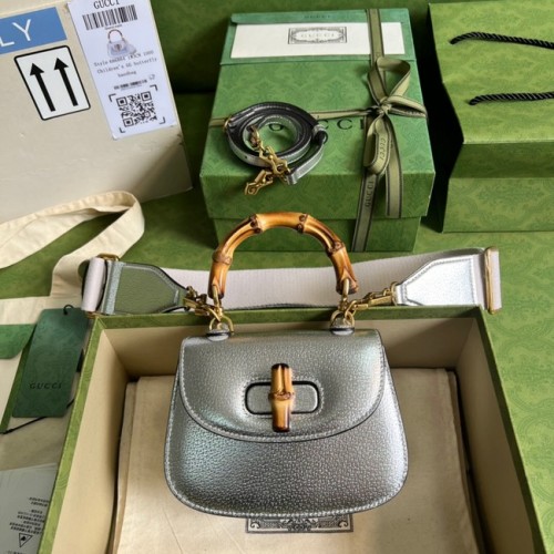Gucci Mini kabelka s horním uchem a bambusem 686864 stříbrná