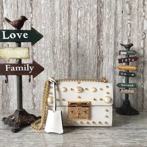 Kožená kabelka přes rameno Gucci Padlock Calfskin 432182 Světle bílá