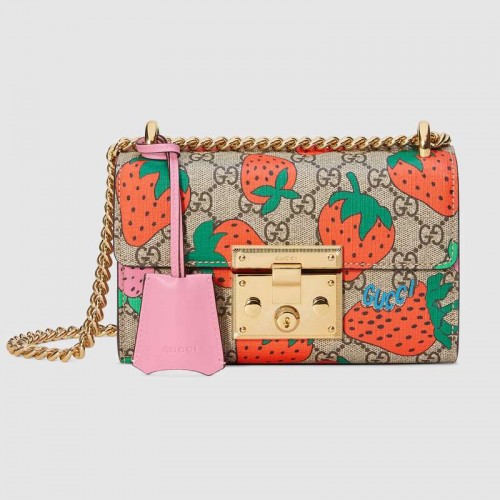 Gucci Padlock GG Strawberry malá kabelka přes rameno 409487 s jahodovým potiskem