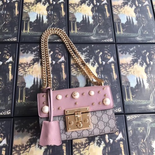 Malá kabelka přes rameno Gucci Padlock GG Pearl A409487 růžová