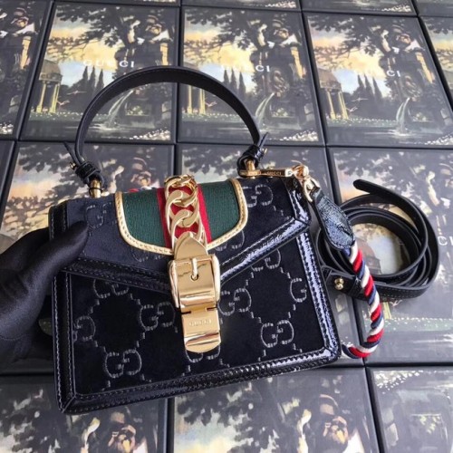 Gucci Sylvie GG sametová mini kabelka 470270 černá