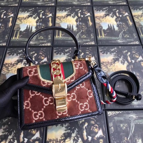 Gucci Sylvie GG sametová mini kabelka 470270 hnědá
