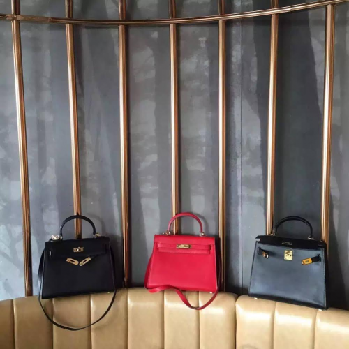 Hermes Birkin 32CM kabelka se zlatým kováním H32695