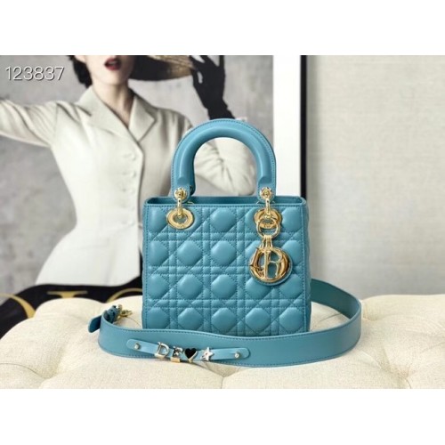 Kabelka LADY DIOR MY ABCDIOR Cannage Lambskin M0538O světle modrá