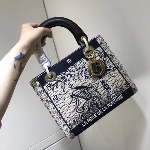 LADY DIOR vyšívaná hovězí kůže M0565-6