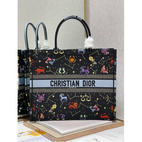 VELKÁ KNIHOVNA DIOR Černá a vícebarevná výšivka Dior Pixel Zodiac M1286ZRTY