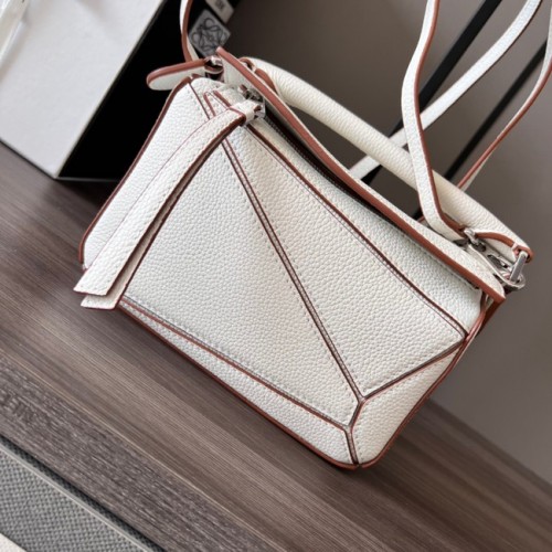 Loewe mini puzzle bag originální kůže 6124 krémová