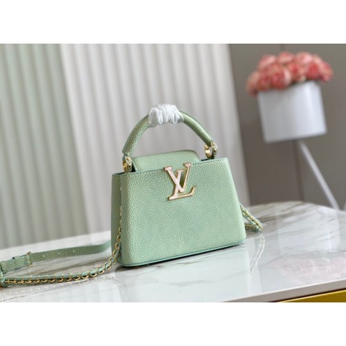 Kabelka Louis Vuitton CAPUCINES MINI M81190 světle zelená