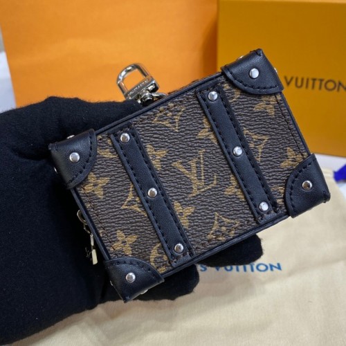 Přívěsek a klíčenka Louis Vuitton FLIGHT MODE M00543