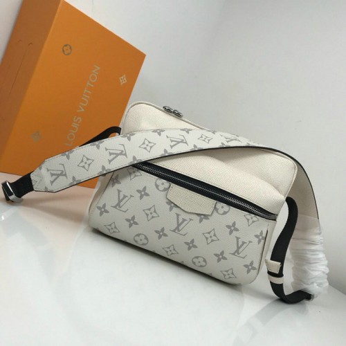Kabelka Louis Vuitton Monogram Canvas Messenger PM bílá M43845