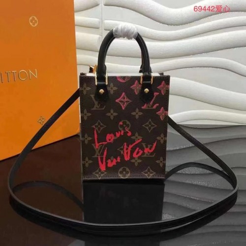 Louis Vuitton PETIT SAC PLAT M69442 černá
